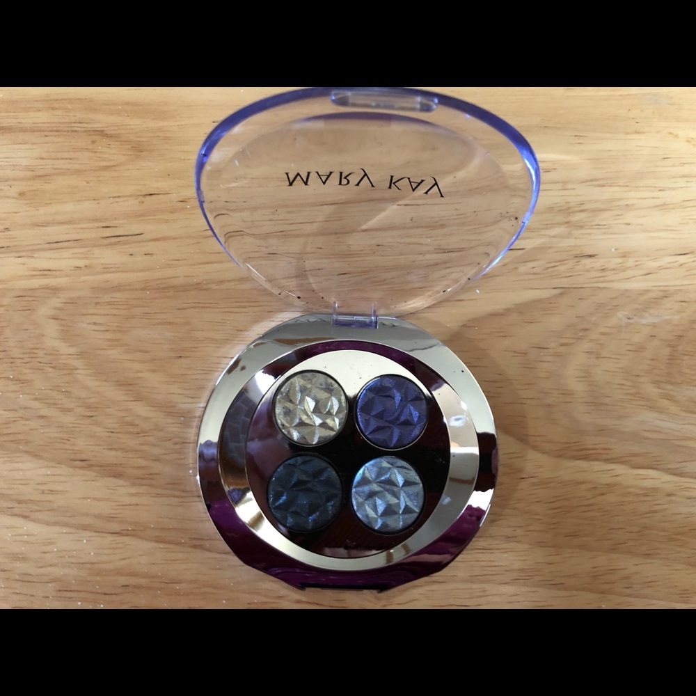 Mary Kay Pure Dimensions Eye Palette - Picture 4 of 8